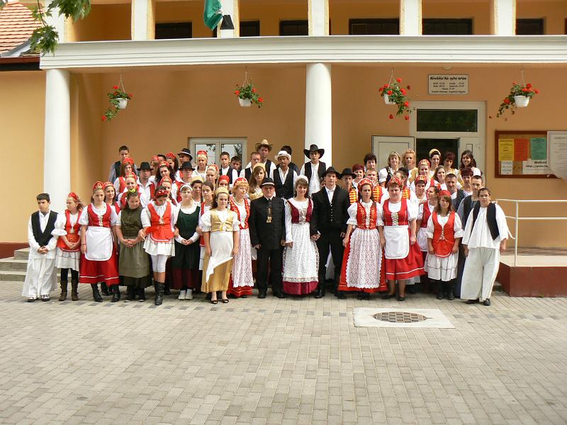 Szureti_Felvonulas_2010_006