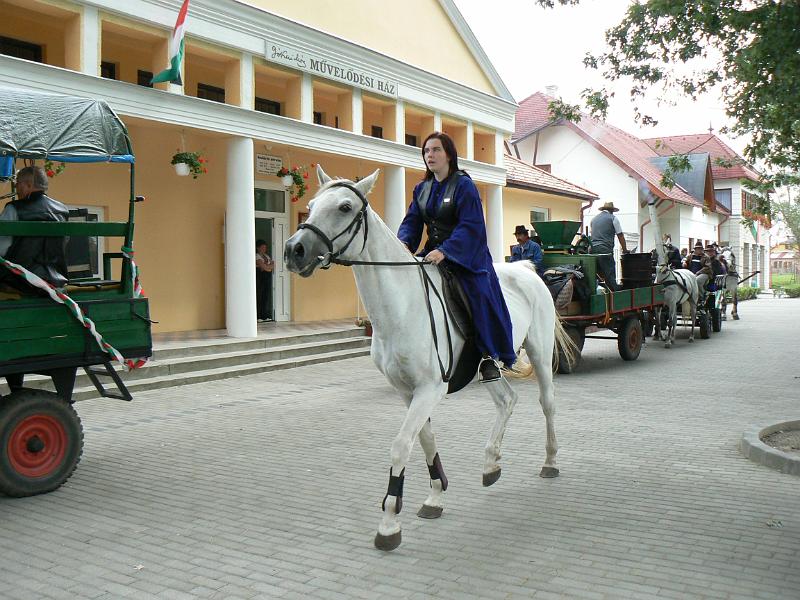 Szureti_Felvonulas_2010_021